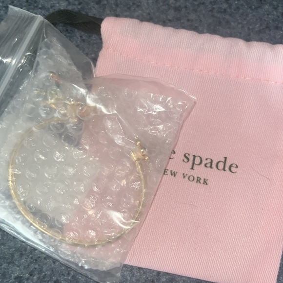 NWT!! Kate Spade Dazzling Daisy Bracelet! - Picture 3 of 3